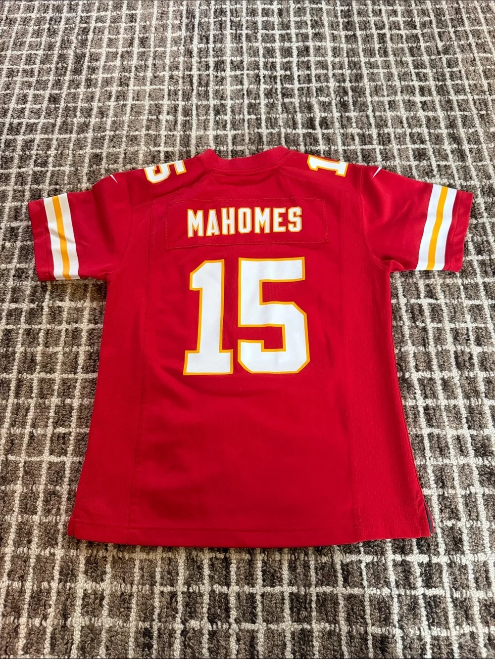 Nike Kids Red Kansas City Chiefs Mahomes #15 Football Jersey